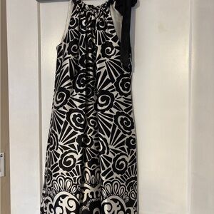 White House Black Market Black and White Maxi Dress